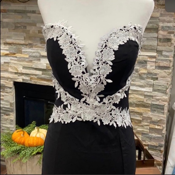 Dress - Picture 2 of 4